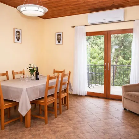Dali Haz - Apartmanhazak - * Siófok